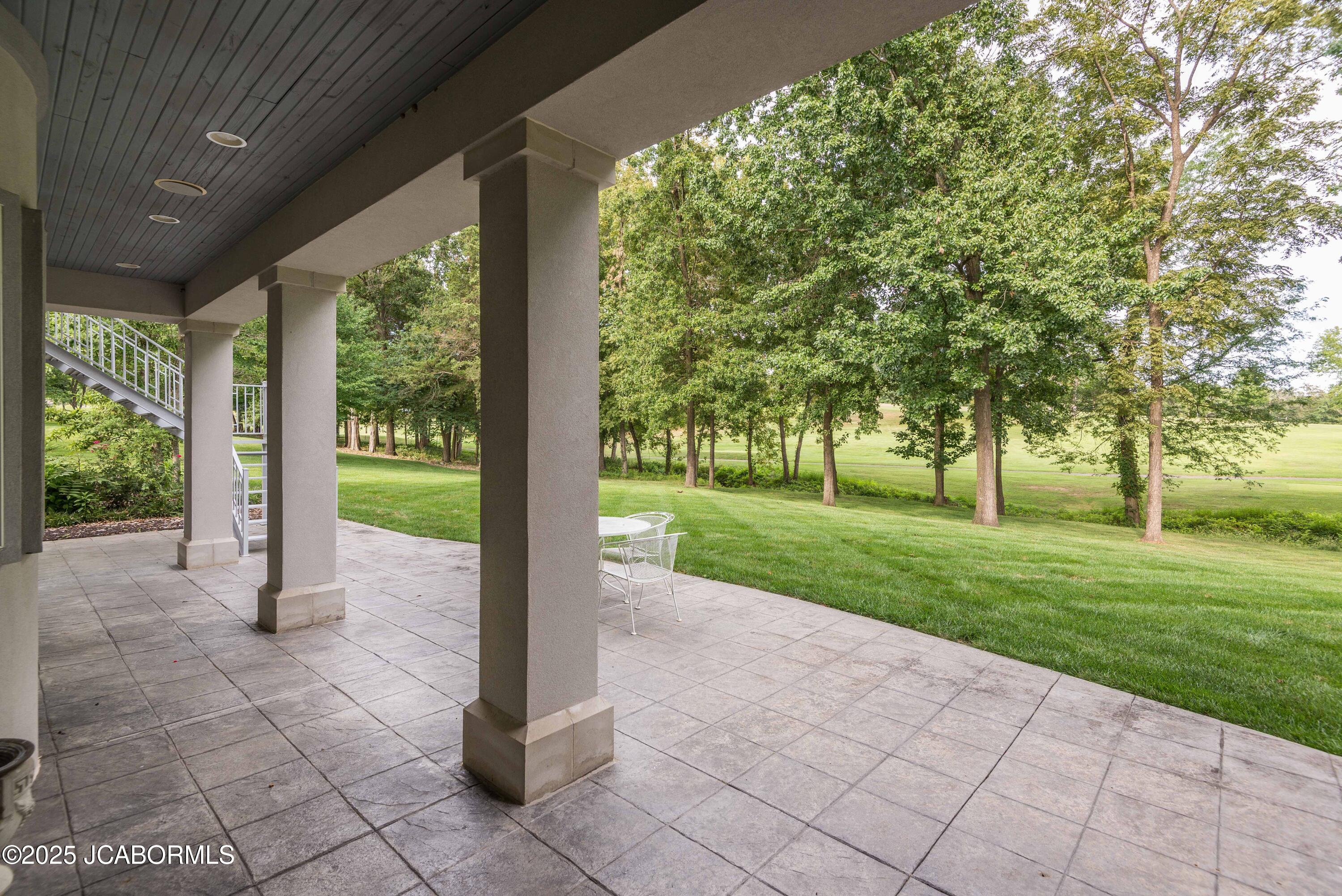 Jefferson City, Missouri, 65109, United States, 4 Bedrooms Bedrooms, ,5 BathroomsBathrooms,Residential,Active,1954411