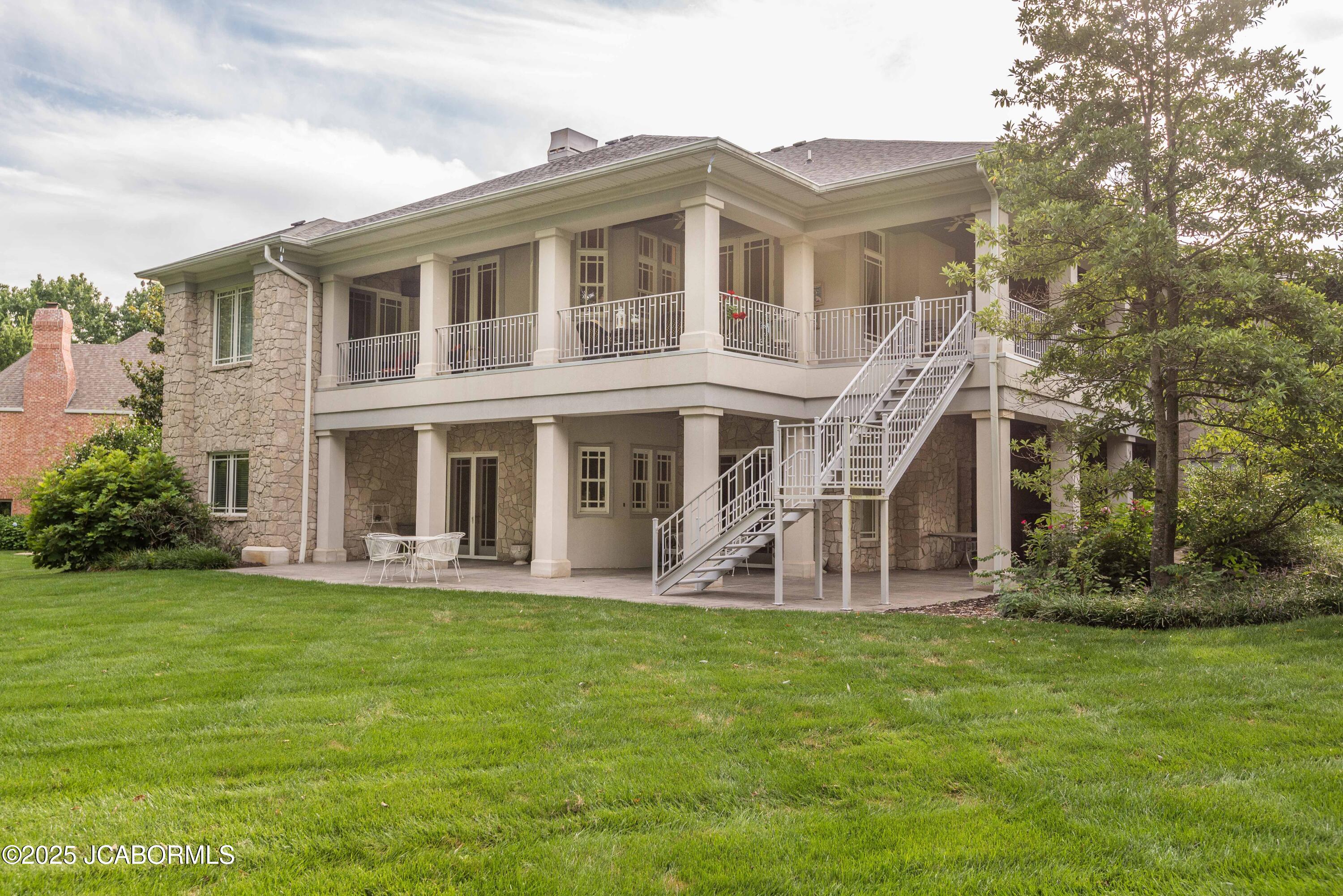 Jefferson City, Missouri, 65109, United States, 4 Bedrooms Bedrooms, ,5 BathroomsBathrooms,Residential,Active,1954411