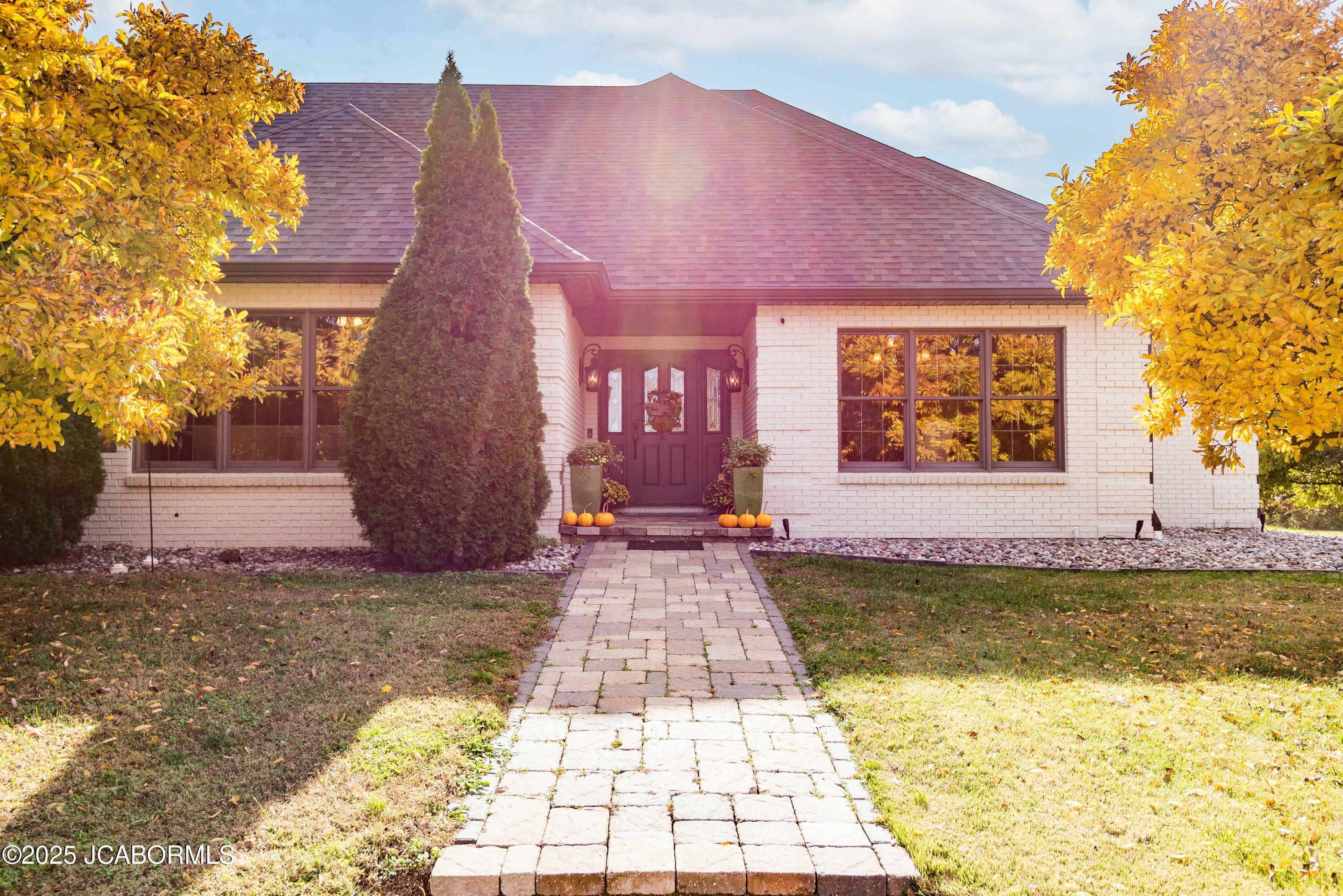 Jefferson City, Missouri, 65109, United States, 4 Bedrooms Bedrooms, ,4 BathroomsBathrooms,Residential,Active,1990026