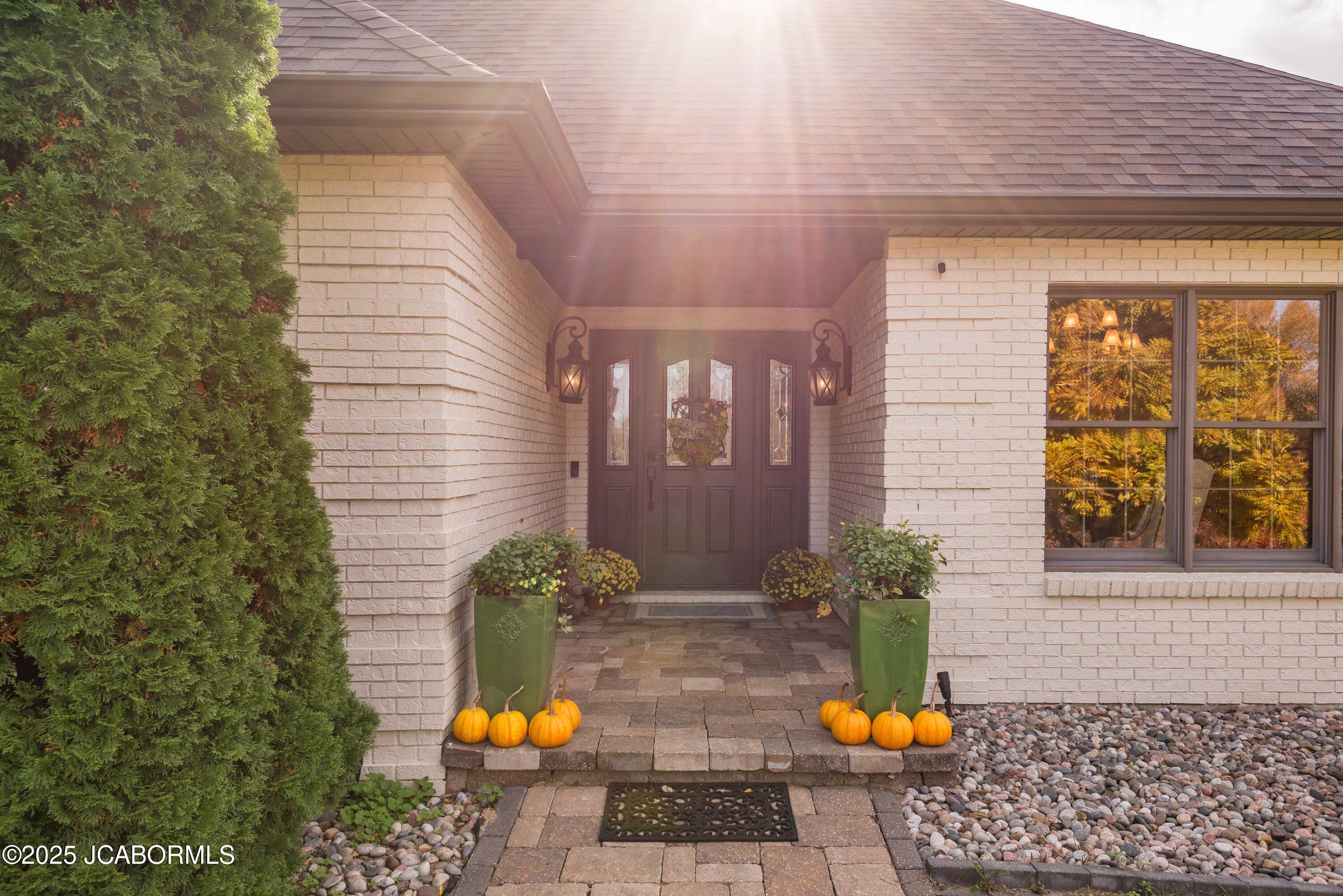 Jefferson City, Missouri, 65109, United States, 4 Bedrooms Bedrooms, ,4 BathroomsBathrooms,Residential,Active,1990026