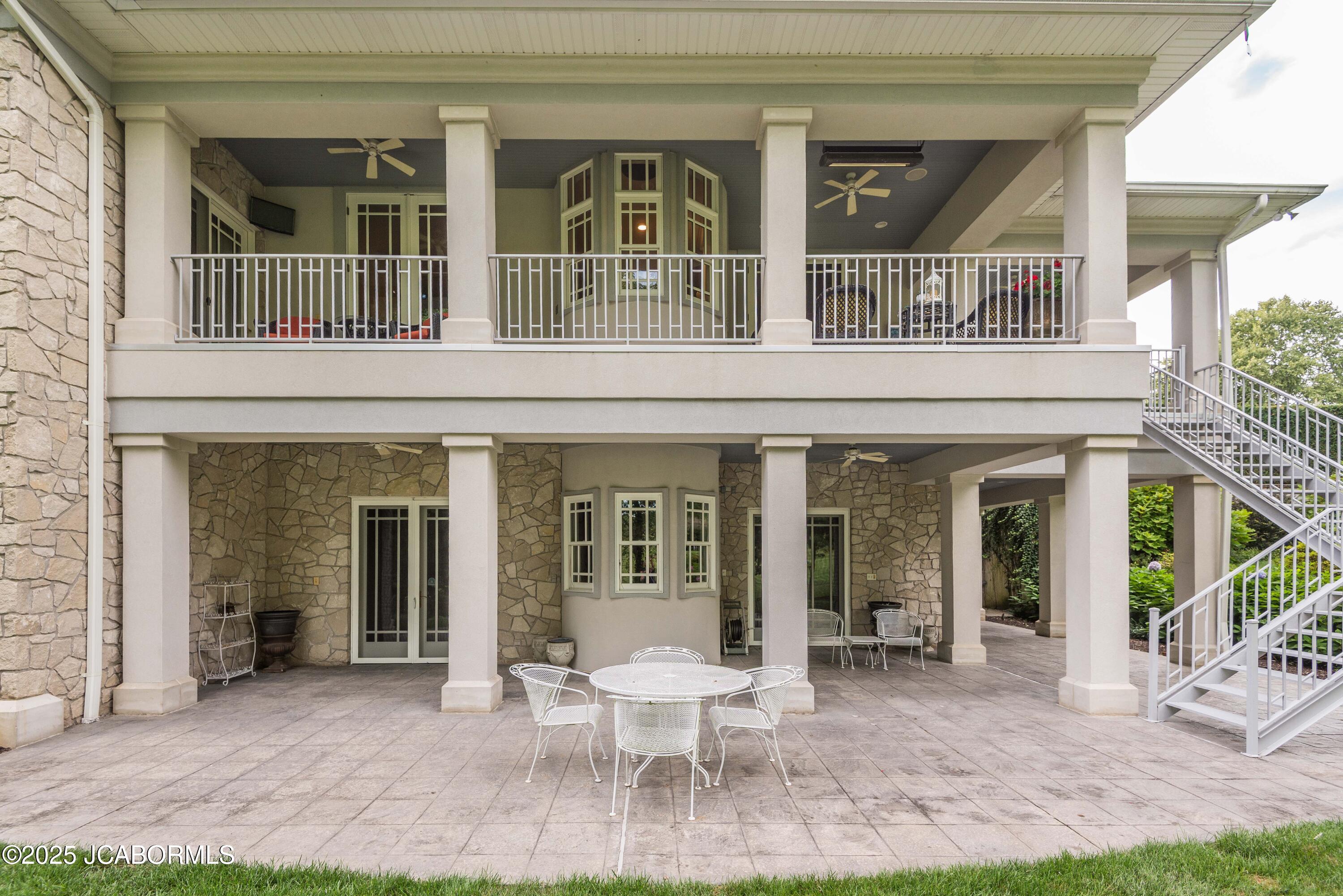 Jefferson City, Missouri, 65109, United States, 4 Bedrooms Bedrooms, ,5 BathroomsBathrooms,Residential,Active,1954411