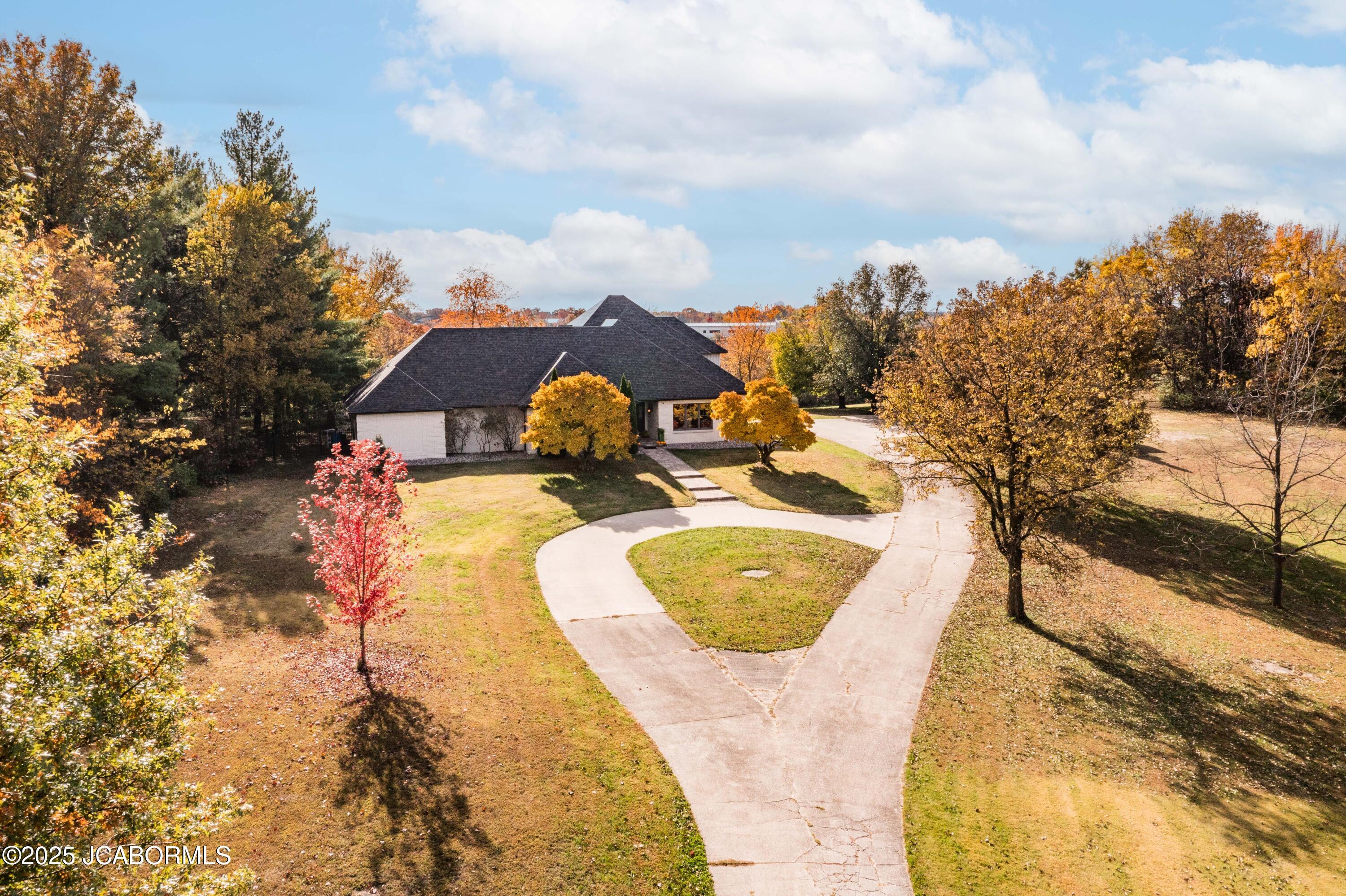 Jefferson City, Missouri, 65109, United States, 4 Bedrooms Bedrooms, ,4 BathroomsBathrooms,Residential,Active,1990026
