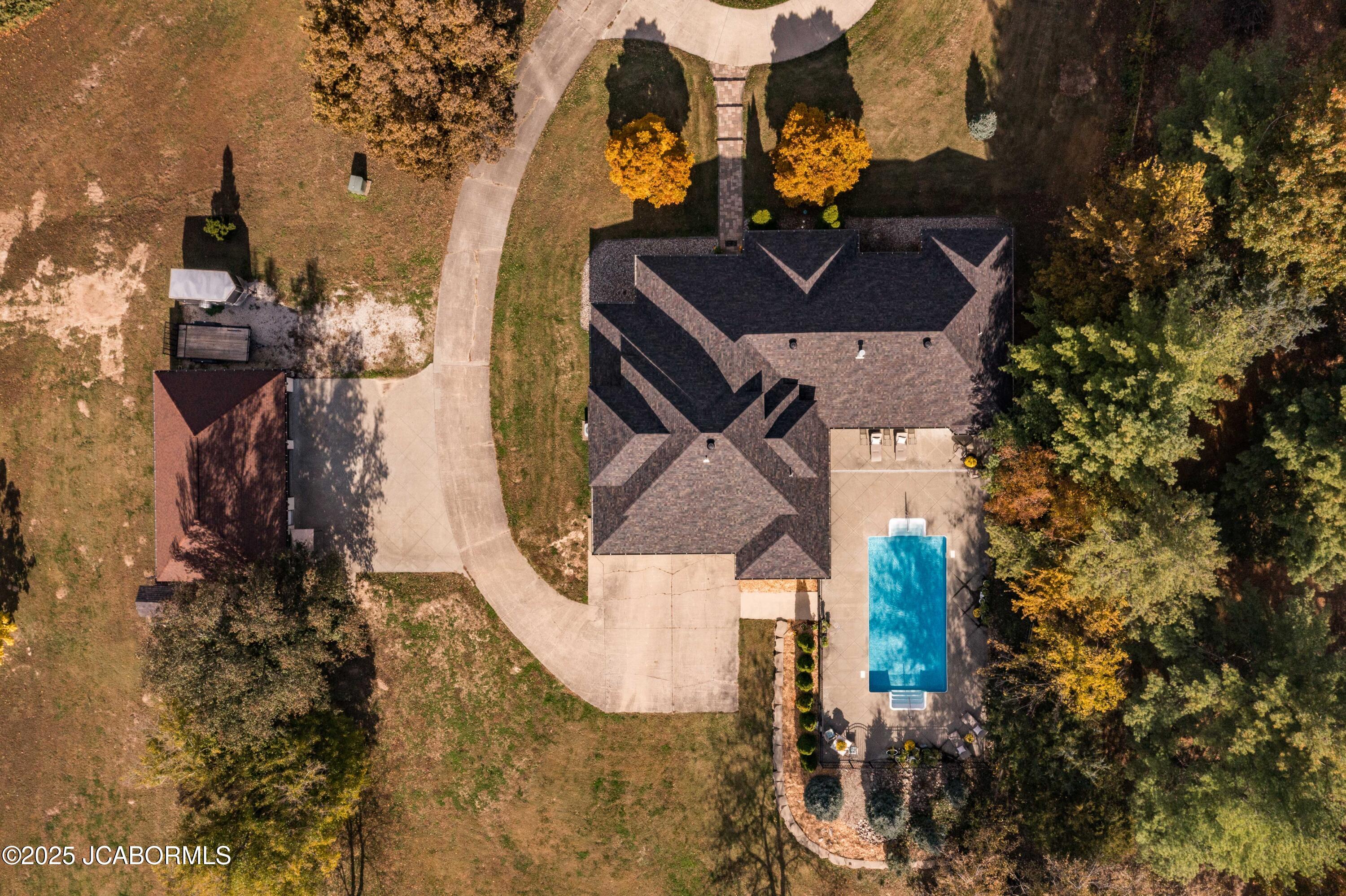 Jefferson City, Missouri, 65109, United States, 4 Bedrooms Bedrooms, ,4 BathroomsBathrooms,Residential,Active,1990026