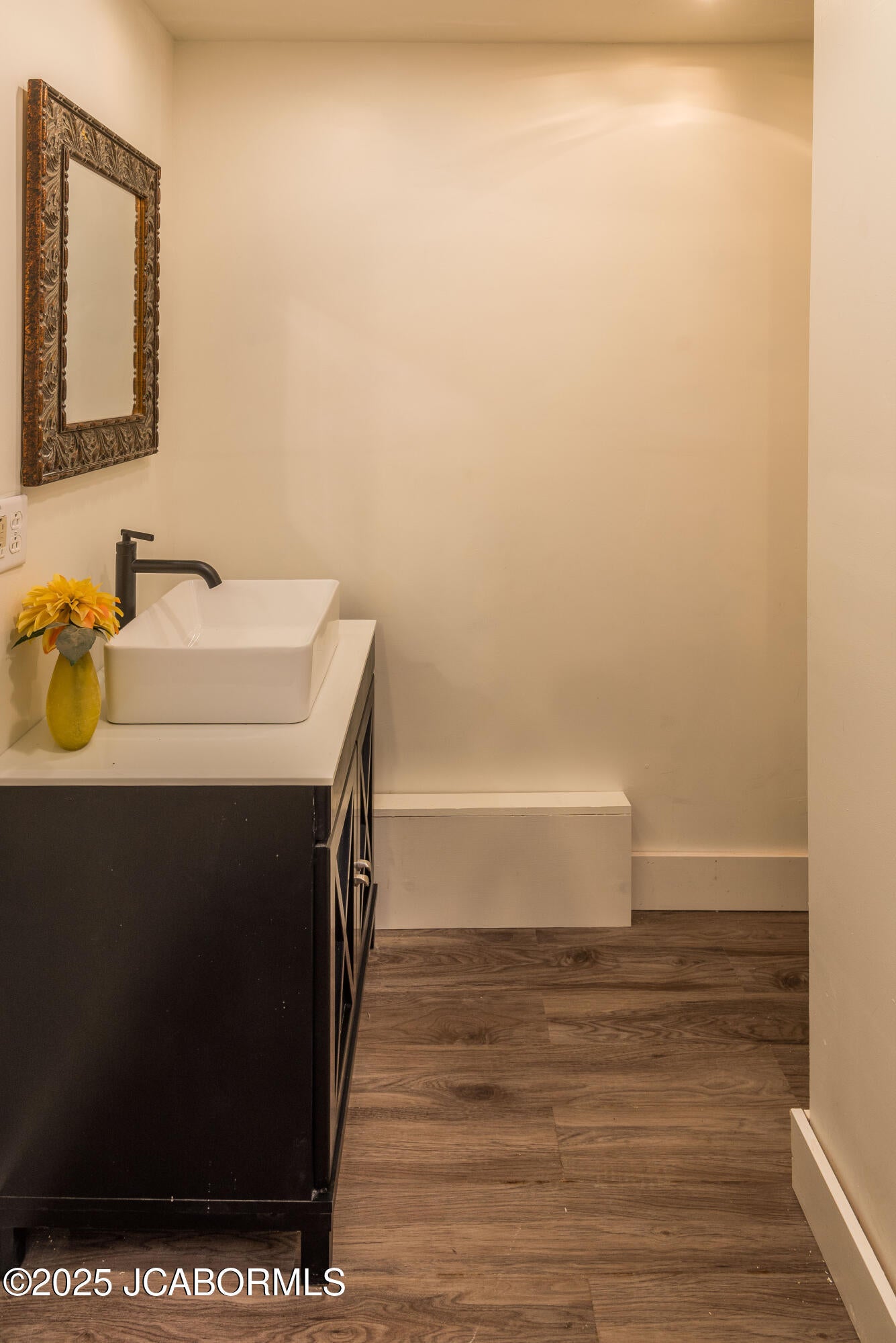 Jefferson City, Missouri, 65109, United States, 4 Bedrooms Bedrooms, ,4 BathroomsBathrooms,Residential,Active,1990026