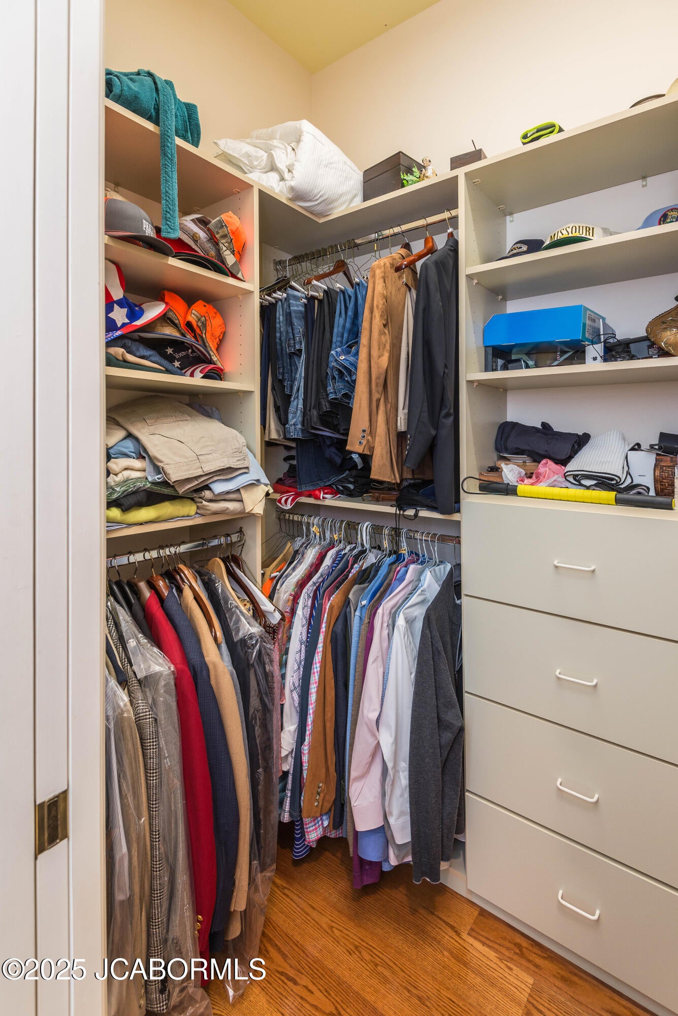 Jefferson City, Missouri, 65109, United States, 4 Bedrooms Bedrooms, ,5 BathroomsBathrooms,Residential,Active,1954411