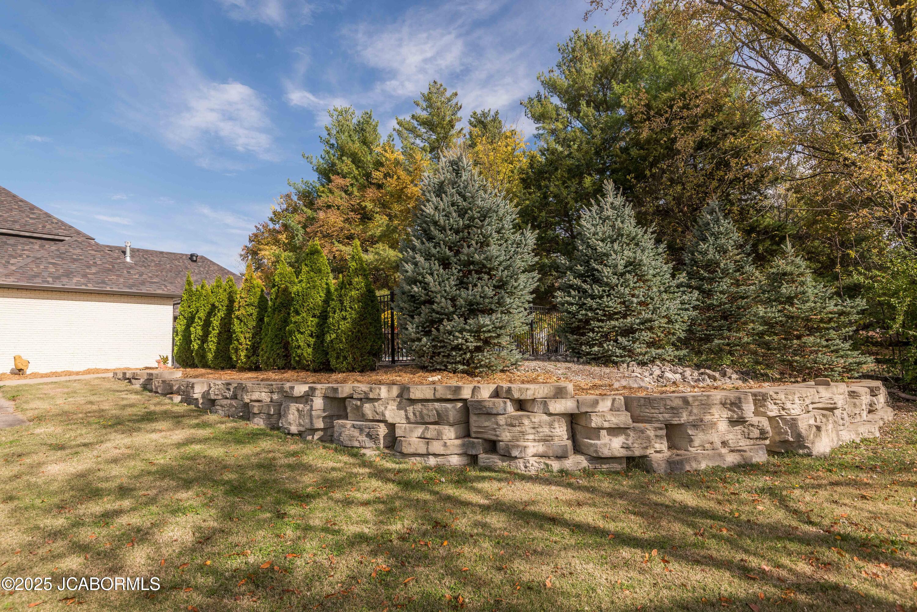 Jefferson City, Missouri, 65109, United States, 4 Bedrooms Bedrooms, ,4 BathroomsBathrooms,Residential,Active,1990026