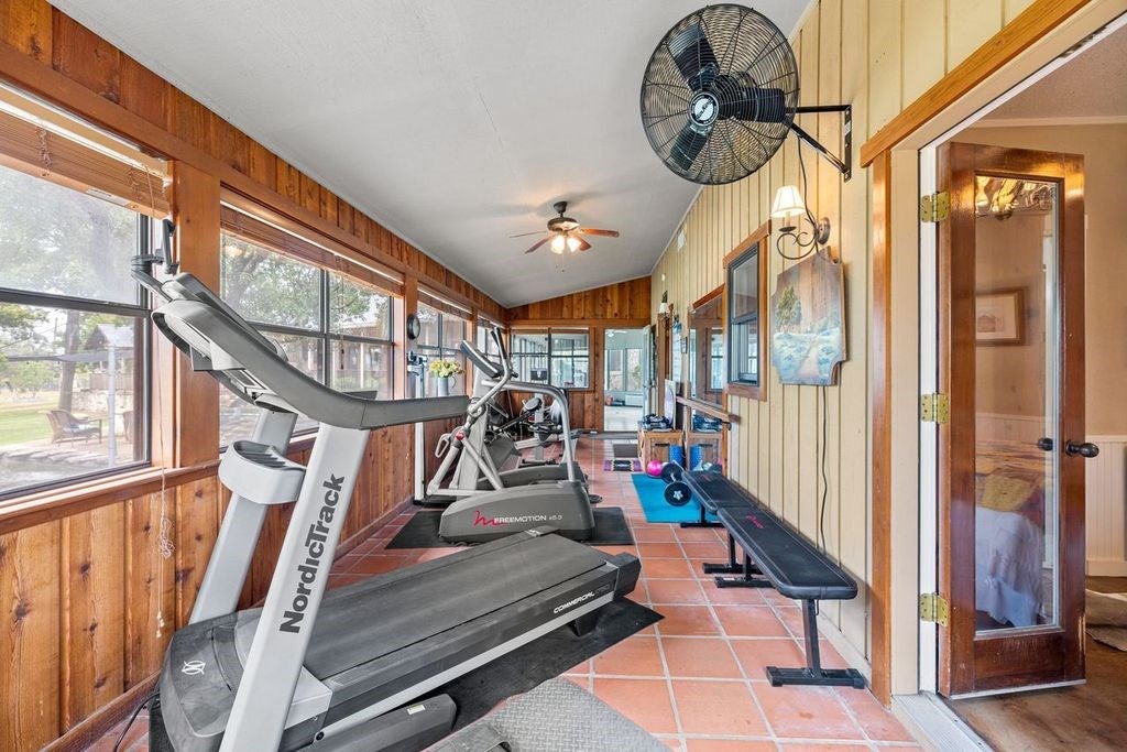 Kerrville, Texas, 78028, United States, 6 Bedrooms Bedrooms, ,3 BathroomsBathrooms,Residential,Active,1884989