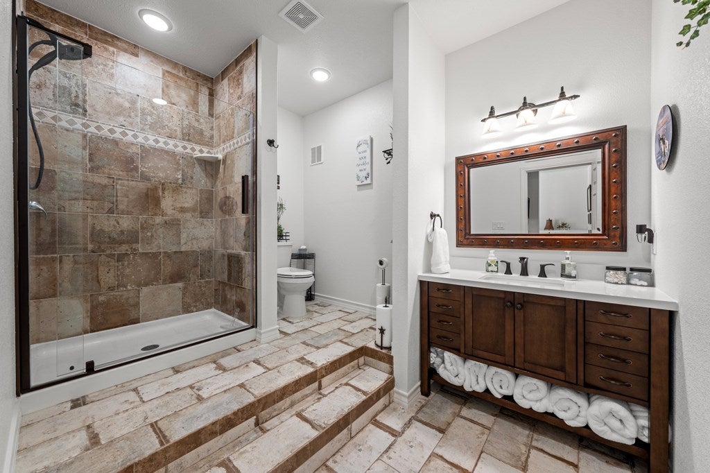 Kerrville, Texas, 78028, United States, 3 Bedrooms Bedrooms, ,4 BathroomsBathrooms,Residential,Active,1788488