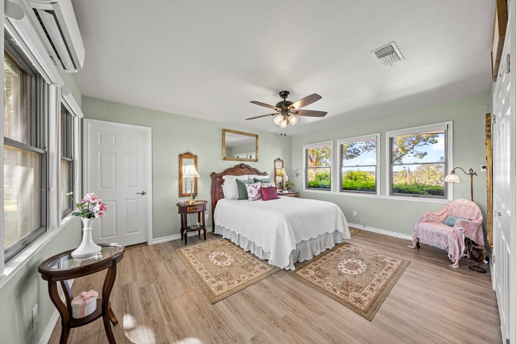 Kerrville, Texas, 78028, United States, 3 Bedrooms Bedrooms, ,4 BathroomsBathrooms,Residential,Active,1788552