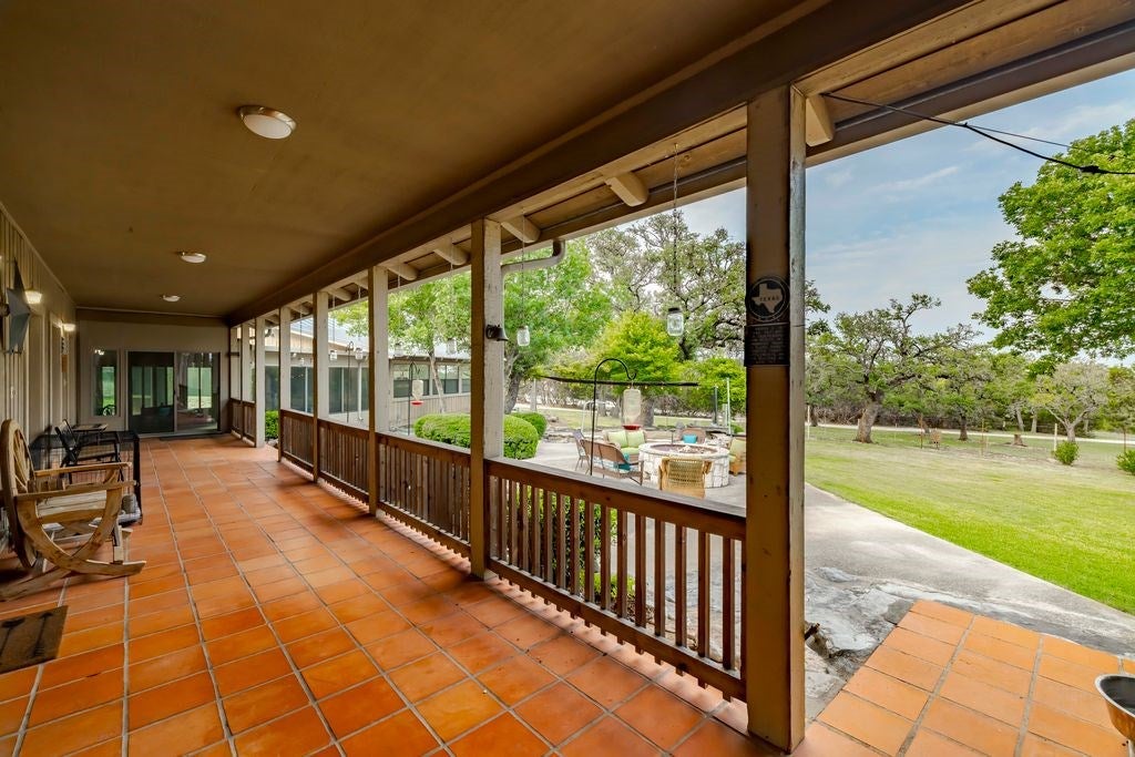 Kerrville, Texas, 78028, United States, 6 Bedrooms Bedrooms, ,3 BathroomsBathrooms,Residential,Active,1884989