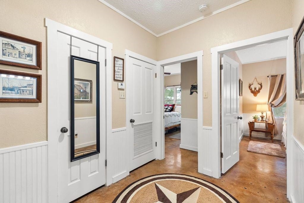 Kerrville, Texas, 78028, United States, 6 Bedrooms Bedrooms, ,3 BathroomsBathrooms,Residential,Active,1884989