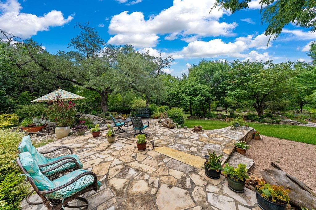 Kerrville, Texas, 78028, United States, 3 Bedrooms Bedrooms, ,2 BathroomsBathrooms,Residential,Active,1913035