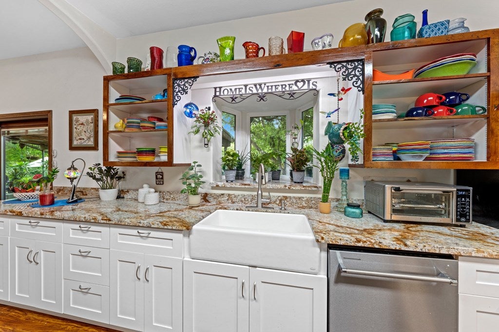 Kerrville, Texas, 78028, United States, 3 Bedrooms Bedrooms, ,2 BathroomsBathrooms,Residential,Active,1913035