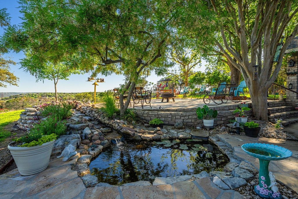 Kerrville, Texas, 78028, United States, 3 Bedrooms Bedrooms, ,4 BathroomsBathrooms,Residential,Active,1788552