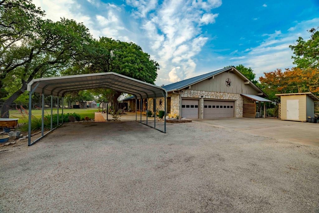 Kerrville, Texas, 78028, United States, 6 Bedrooms Bedrooms, ,3 BathroomsBathrooms,Residential,Active,1884989