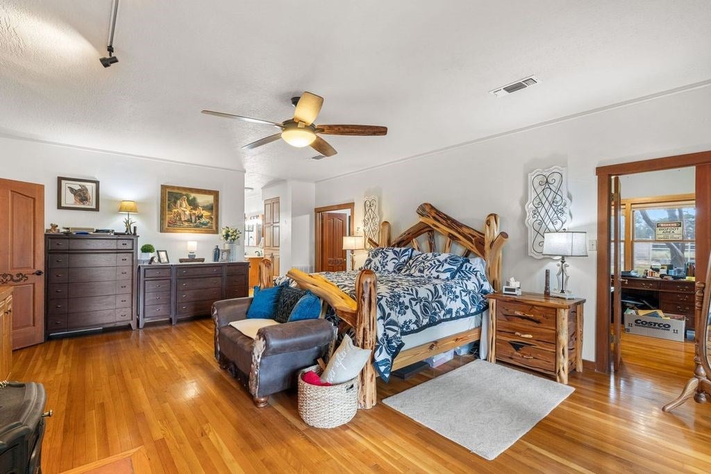 Kerrville, Texas, 78028, United States, 6 Bedrooms Bedrooms, ,3 BathroomsBathrooms,Residential,Active,1884989