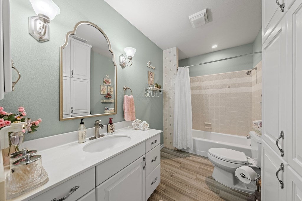 Kerrville, Texas, 78028, United States, 3 Bedrooms Bedrooms, ,4 BathroomsBathrooms,Residential,Active,1788488