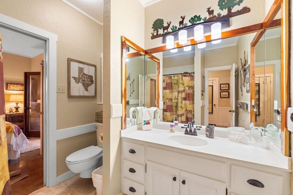 Kerrville, Texas, 78028, United States, 6 Bedrooms Bedrooms, ,3 BathroomsBathrooms,Residential,Active,1884989