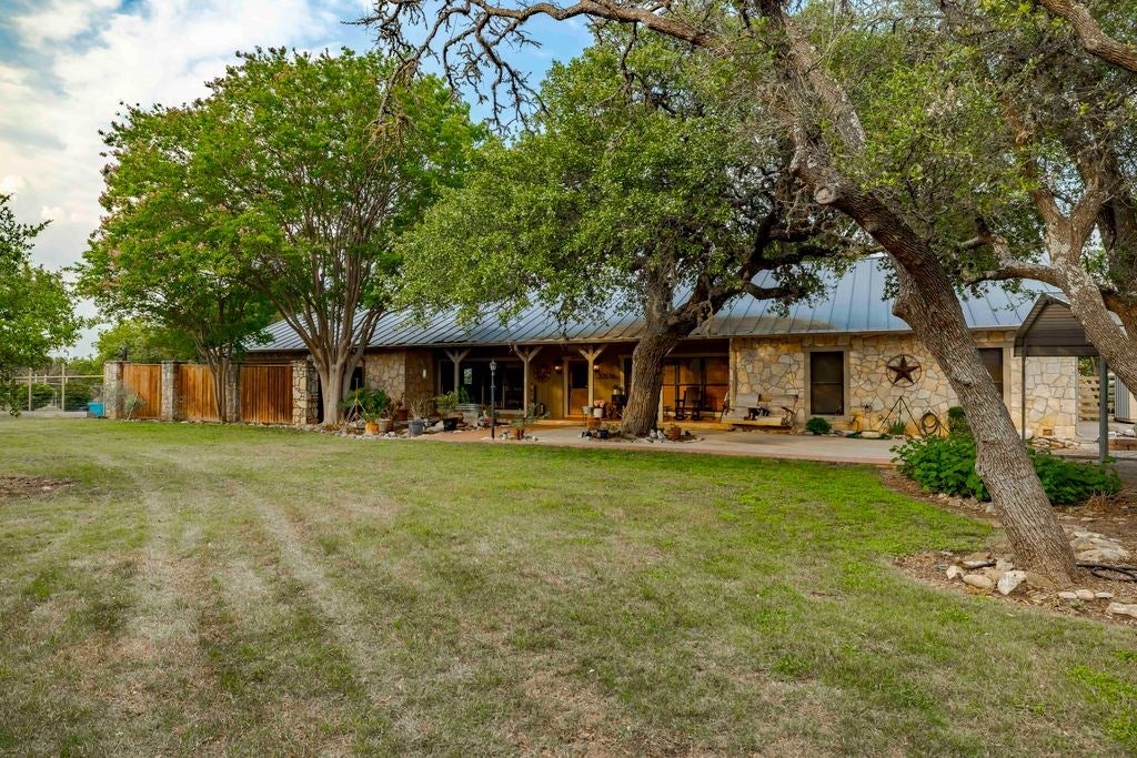 Kerrville, Texas, 78028, United States, 6 Bedrooms Bedrooms, ,3 BathroomsBathrooms,Residential,Active,1884989