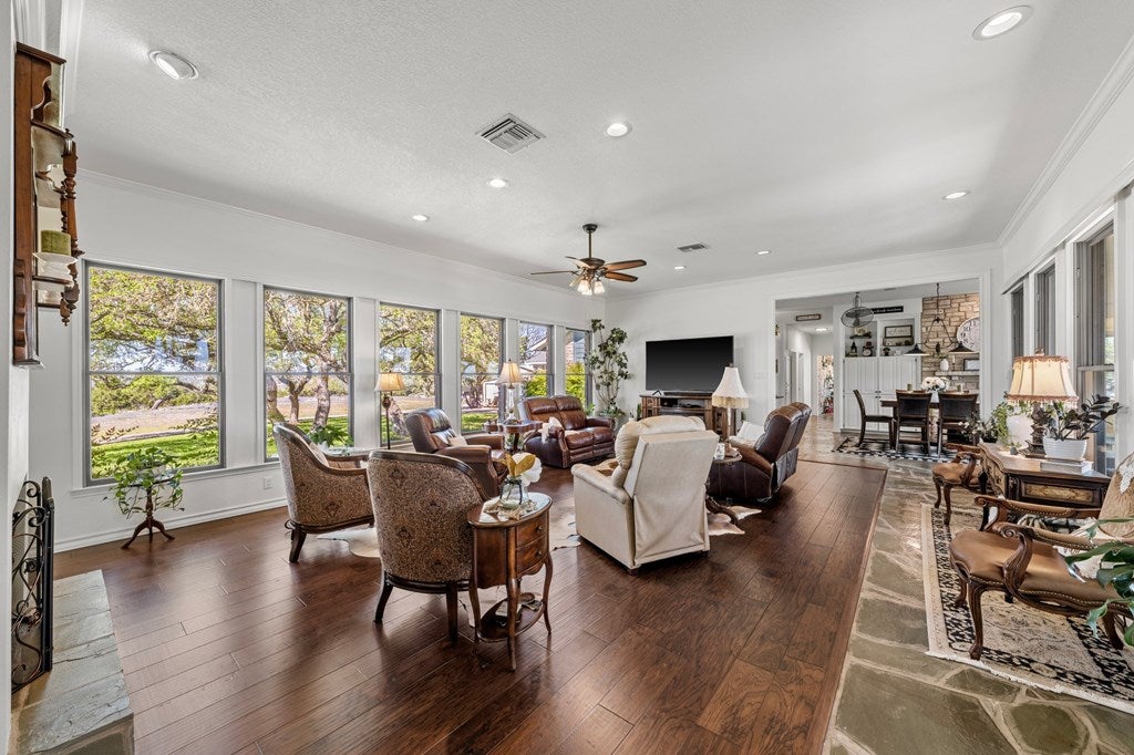 Kerrville, Texas, 78028, United States, 3 Bedrooms Bedrooms, ,4 BathroomsBathrooms,Residential,Active,1788552