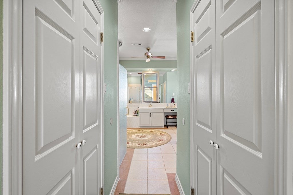 Kerrville, Texas, 78028, United States, 3 Bedrooms Bedrooms, ,4 BathroomsBathrooms,Residential,Active,1788552