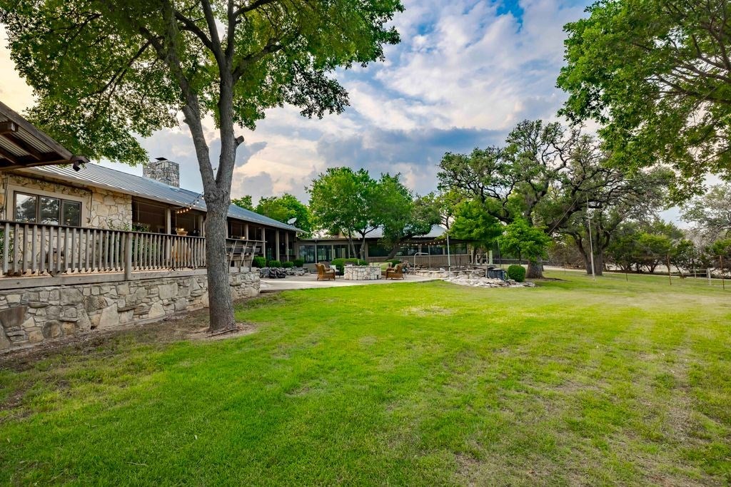 Kerrville, Texas, 78028, United States, 6 Bedrooms Bedrooms, ,3 BathroomsBathrooms,Residential,Active,1884989