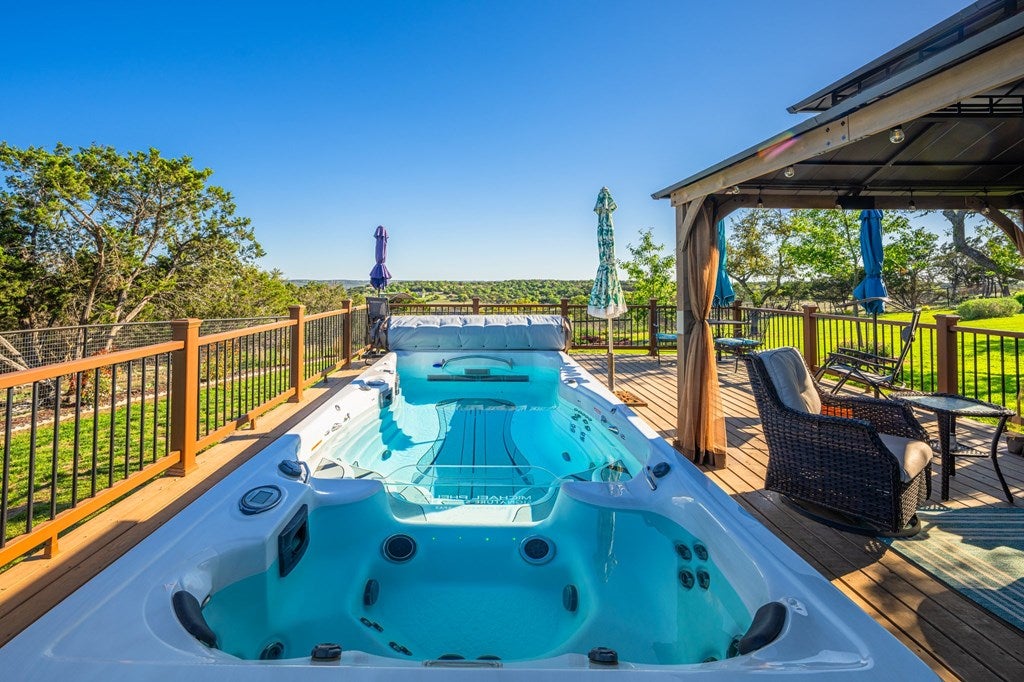 Kerrville, Texas, 78028, United States, 3 Bedrooms Bedrooms, ,4 BathroomsBathrooms,Residential,Active,1788552