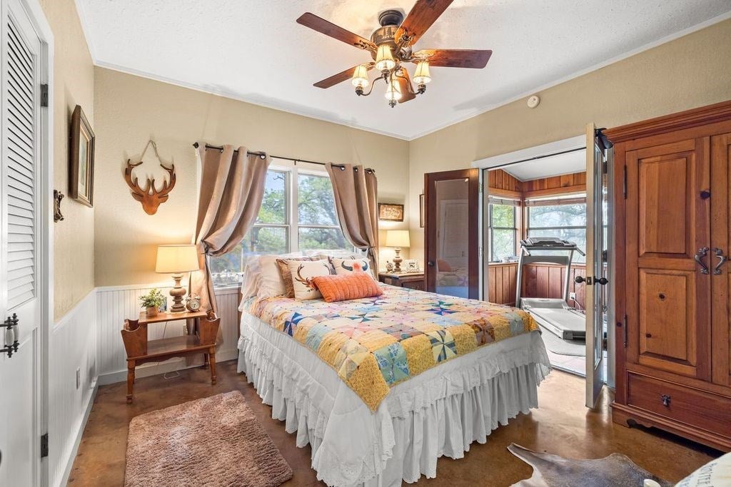 Kerrville, Texas, 78028, United States, 6 Bedrooms Bedrooms, ,3 BathroomsBathrooms,Residential,Active,1884989