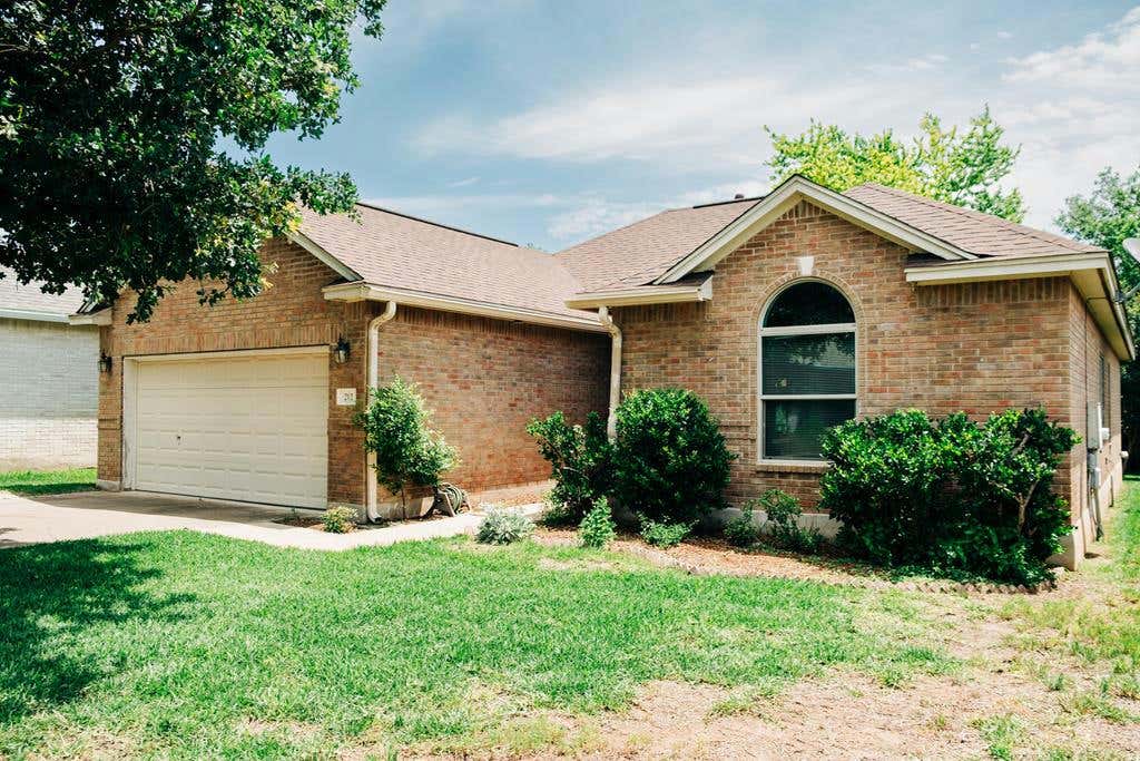 212 PEACH TREE LN, FREDERICKSBURG, TX 78624, photo 1 of 24