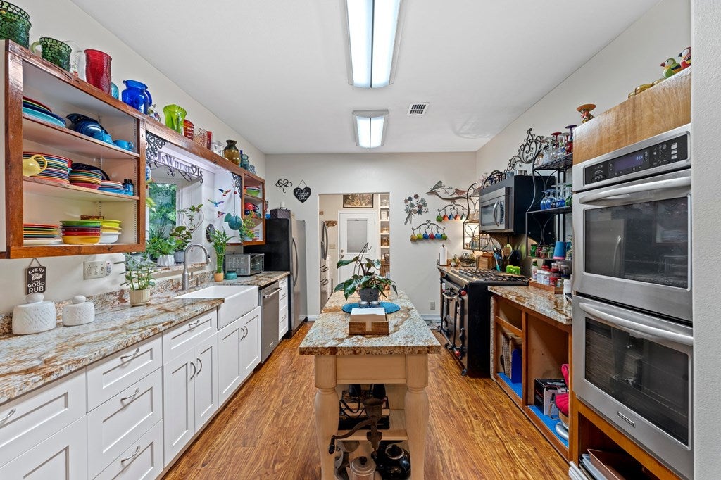 Kerrville, Texas, 78028, United States, 3 Bedrooms Bedrooms, ,2 BathroomsBathrooms,Residential,Active,1913035