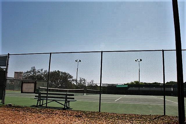 Kerrville, Texas, 78028, United States, 6 Bedrooms Bedrooms, ,3 BathroomsBathrooms,Residential,Active,1884989