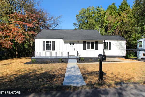 700 BEN HUR AVE, KNOXVILLE, TN 37915, photo 1 of 25