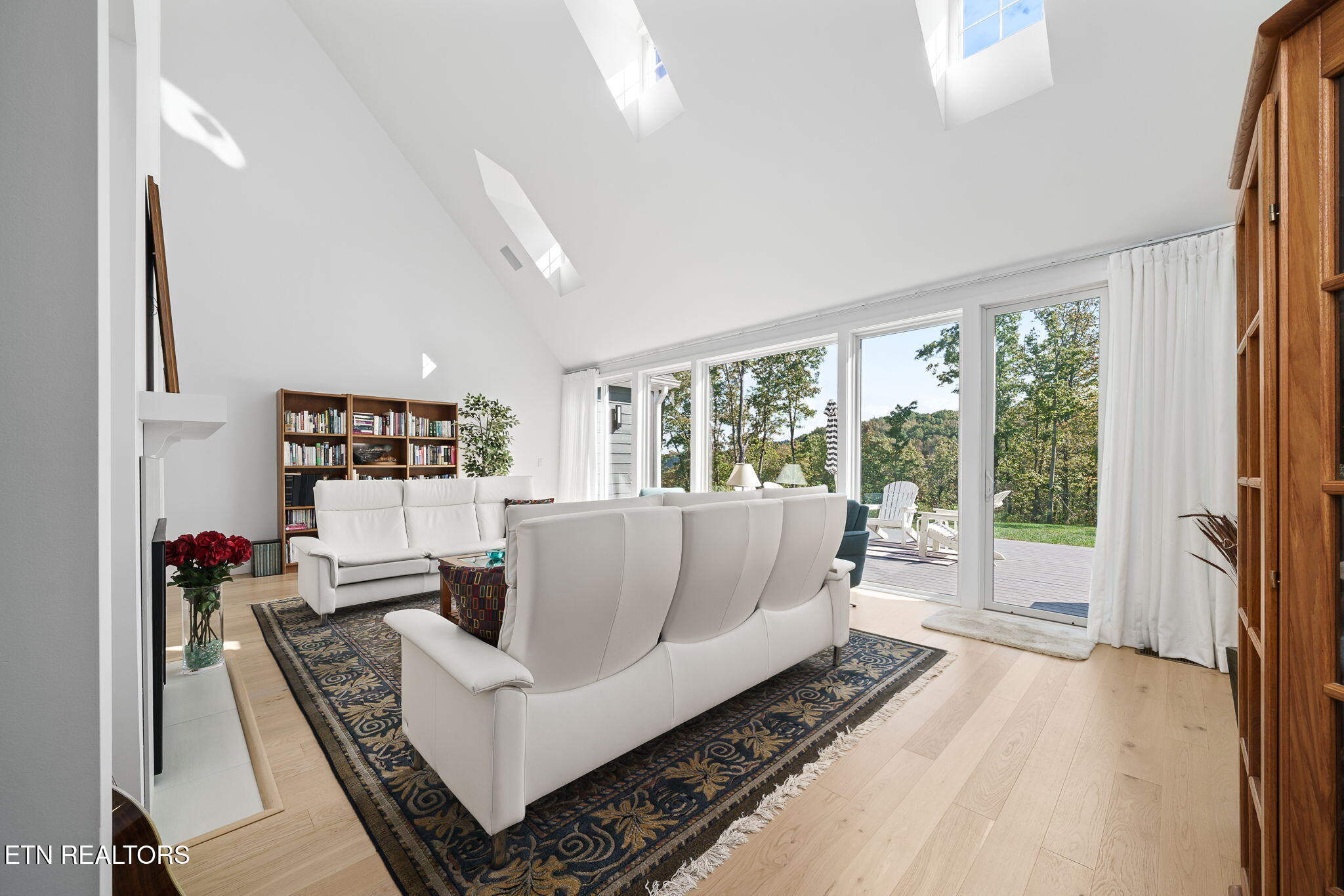 Crawford, Tennessee, 38554, United States, 3 Bedrooms Bedrooms, ,4 BathroomsBathrooms,Residential,Active,2008007