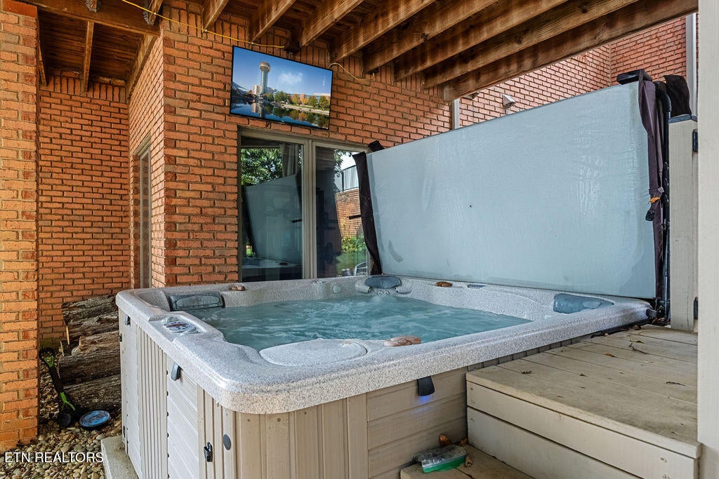 Loudon, Tennessee, 37774, United States, 4 Bedrooms Bedrooms, ,5 BathroomsBathrooms,Residential,Active,1968404