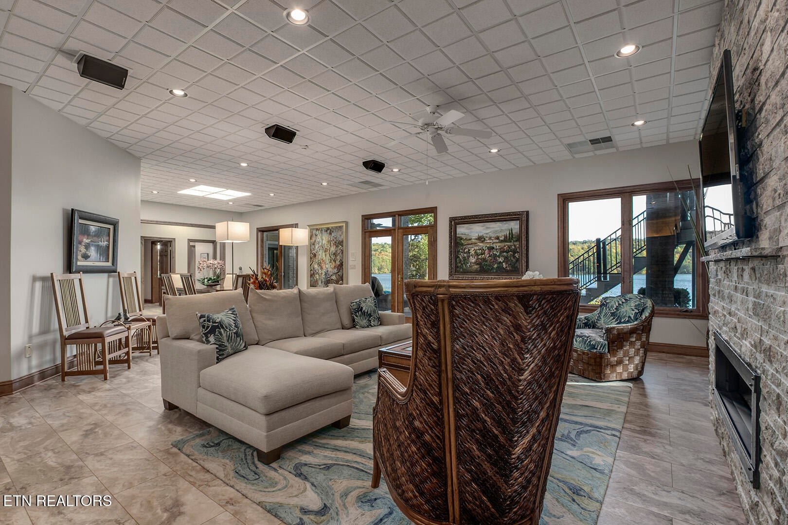 Vonore, Tennessee, 37885, United States, 5 Bedrooms Bedrooms, ,5 BathroomsBathrooms,Residential,Active,1973331