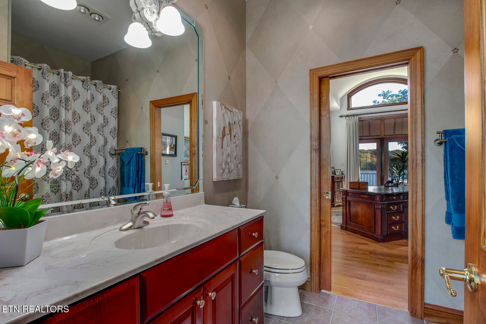 Vonore, Tennessee, 37885, United States, 5 Bedrooms Bedrooms, ,5 BathroomsBathrooms,Residential,Active,1973331