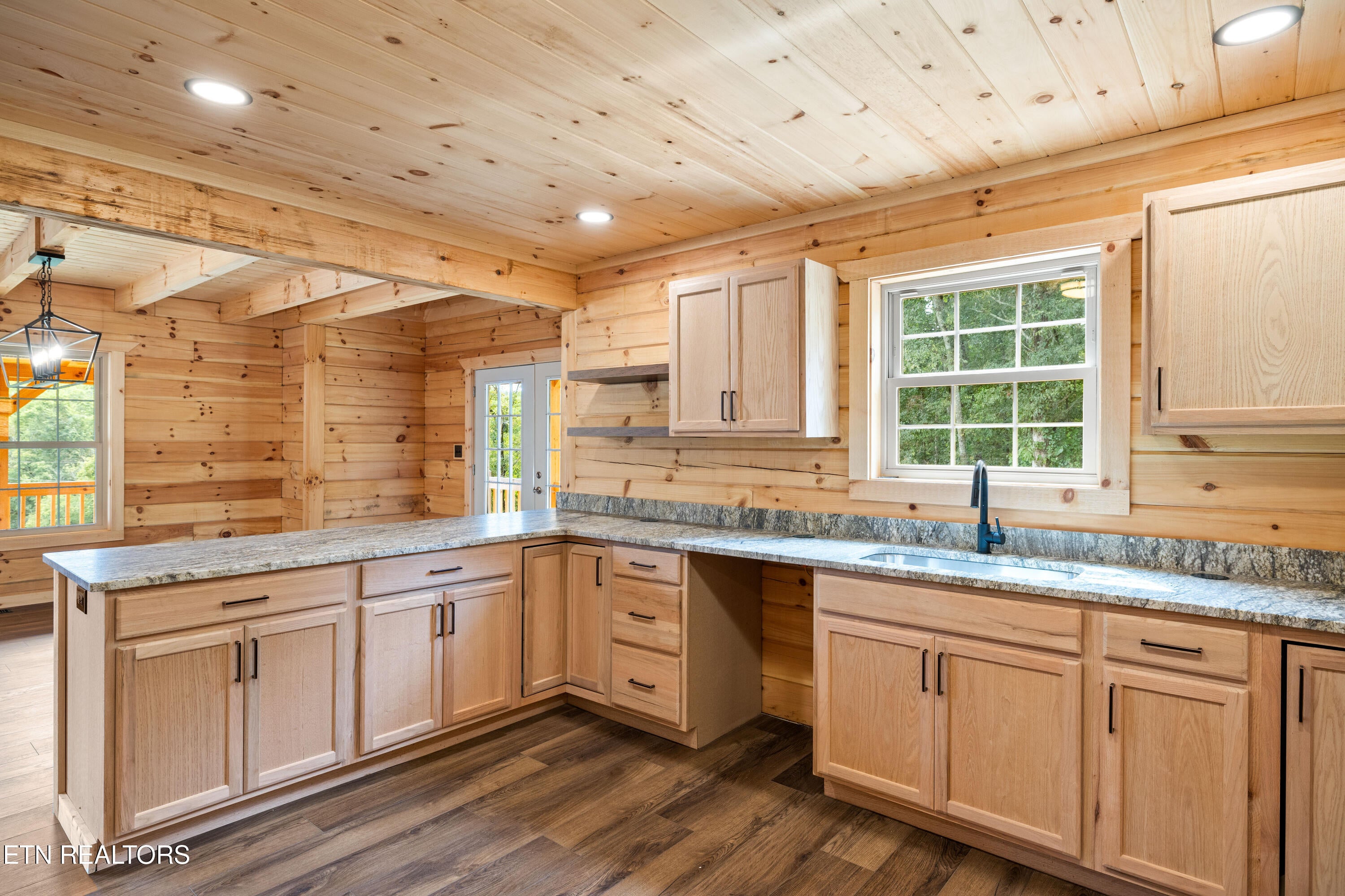 Maryville, Tennessee, 37803, United States, 3 Bedrooms Bedrooms, ,4 BathroomsBathrooms,Residential,Active,1952296