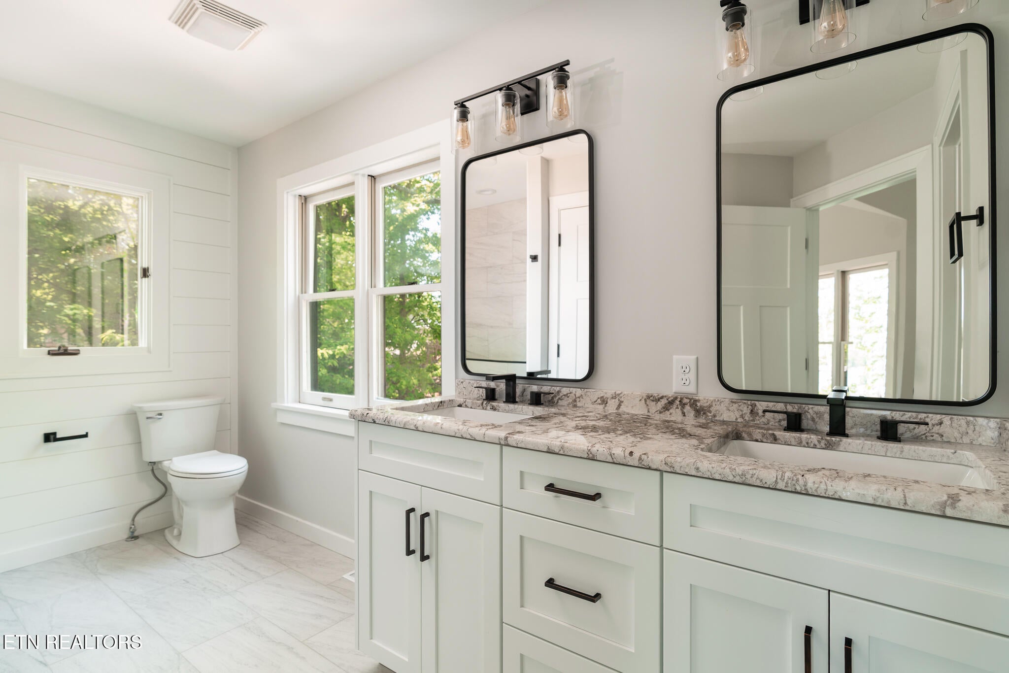 Louisville, Tennessee, 37777, United States, 3 Bedrooms Bedrooms, ,3 BathroomsBathrooms,Residential,Active,2007978