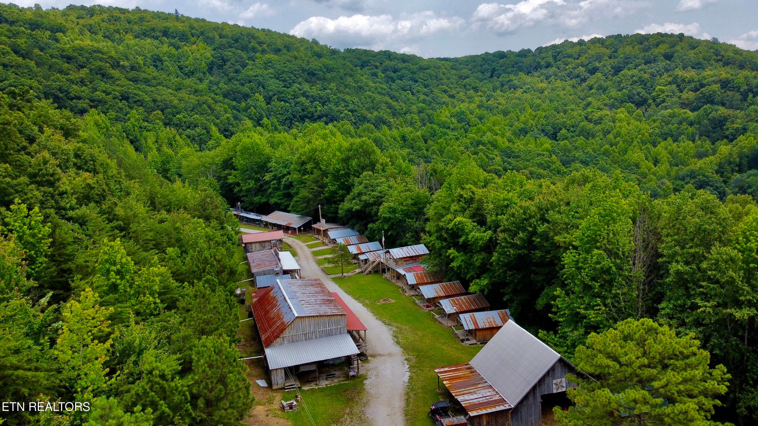 Winfield, Tennessee, 37892, United States, 18 Bedrooms Bedrooms, ,8 BathroomsBathrooms,Residential,Active,1920273