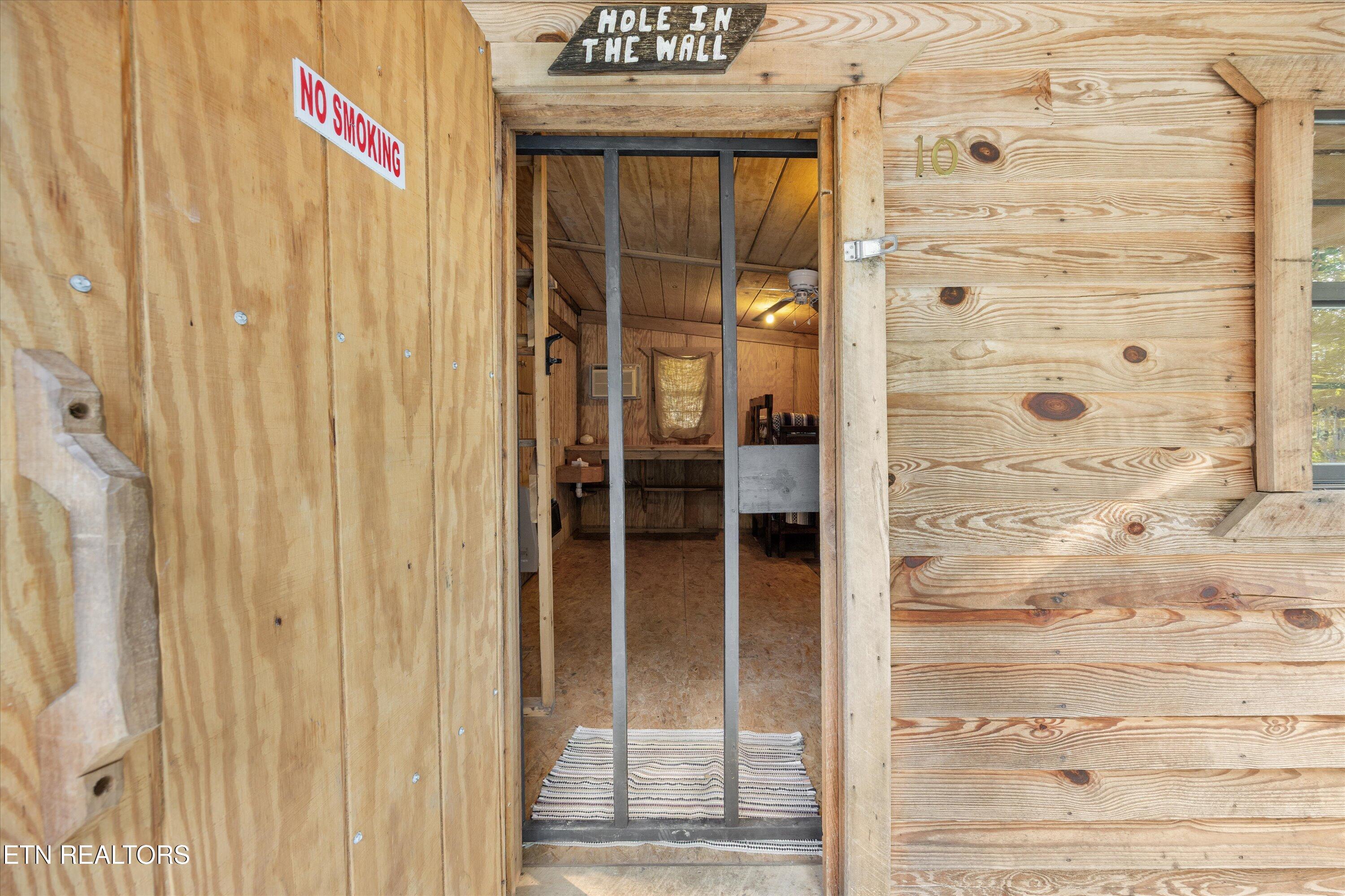 Winfield, Tennessee, 37892, United States, 18 Bedrooms Bedrooms, ,8 BathroomsBathrooms,Residential,Active,1920273