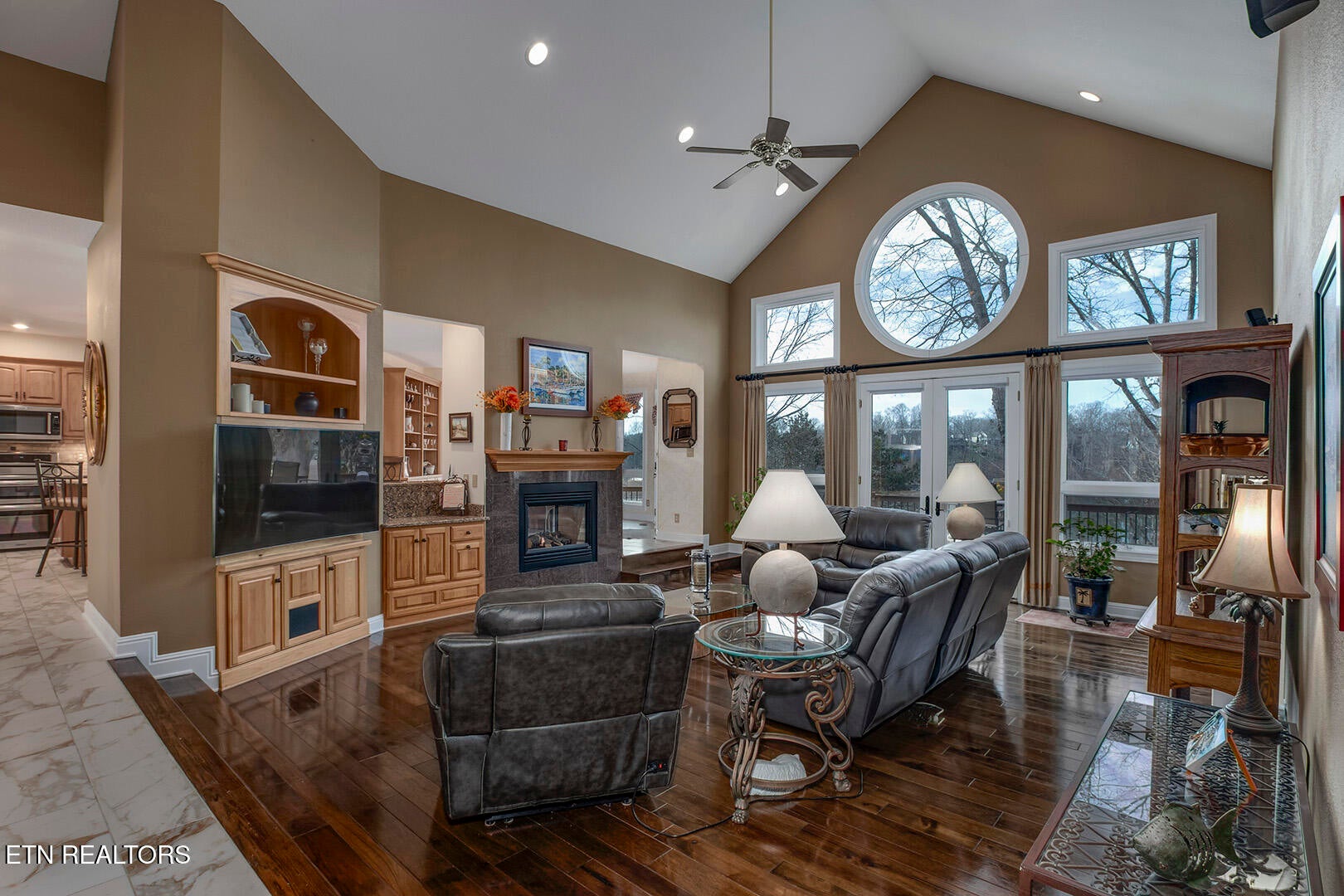 Loudon, Tennessee, 37774, United States, 4 Bedrooms Bedrooms, ,5 BathroomsBathrooms,Residential,Active,2015473