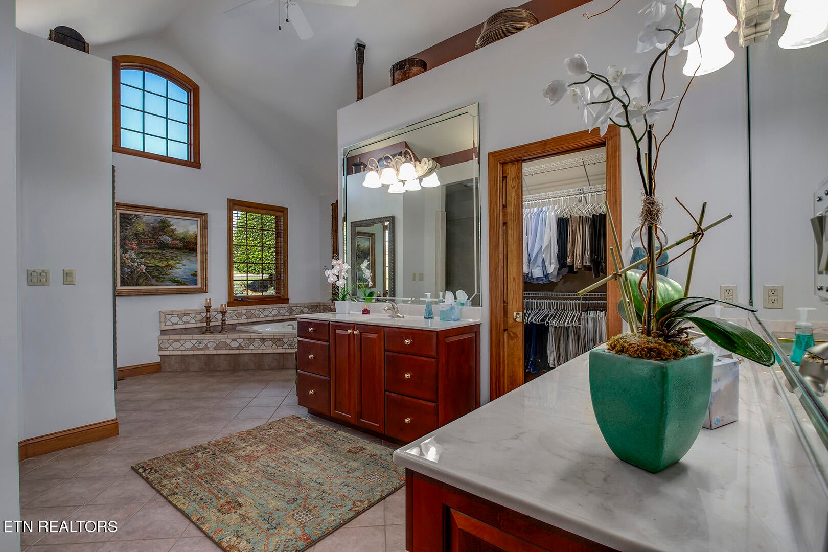 Vonore, Tennessee, 37885, United States, 5 Bedrooms Bedrooms, ,5 BathroomsBathrooms,Residential,Active,1973331