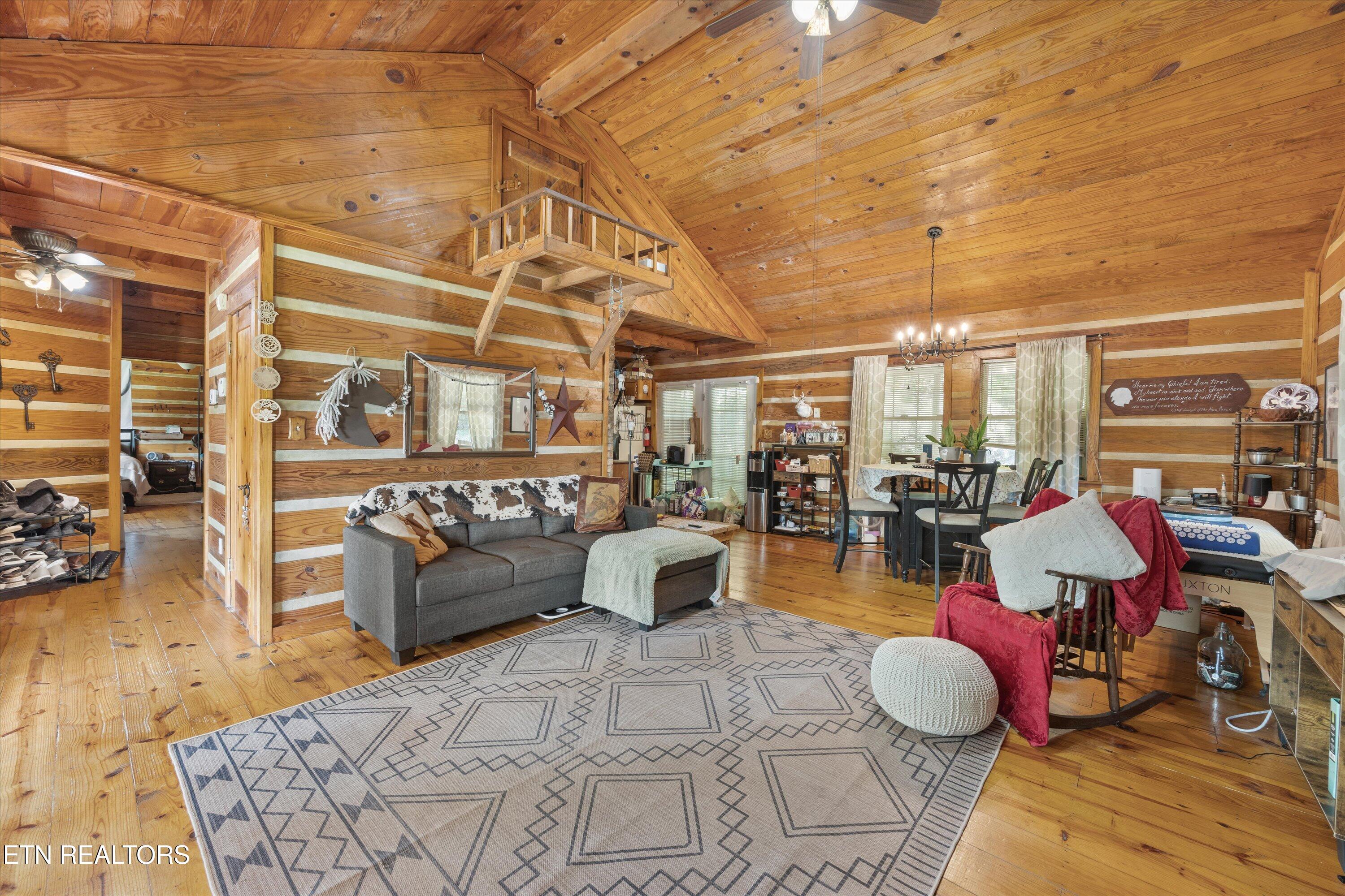 Winfield, Tennessee, 37892, United States, 18 Bedrooms Bedrooms, ,8 BathroomsBathrooms,Residential,Active,1920273