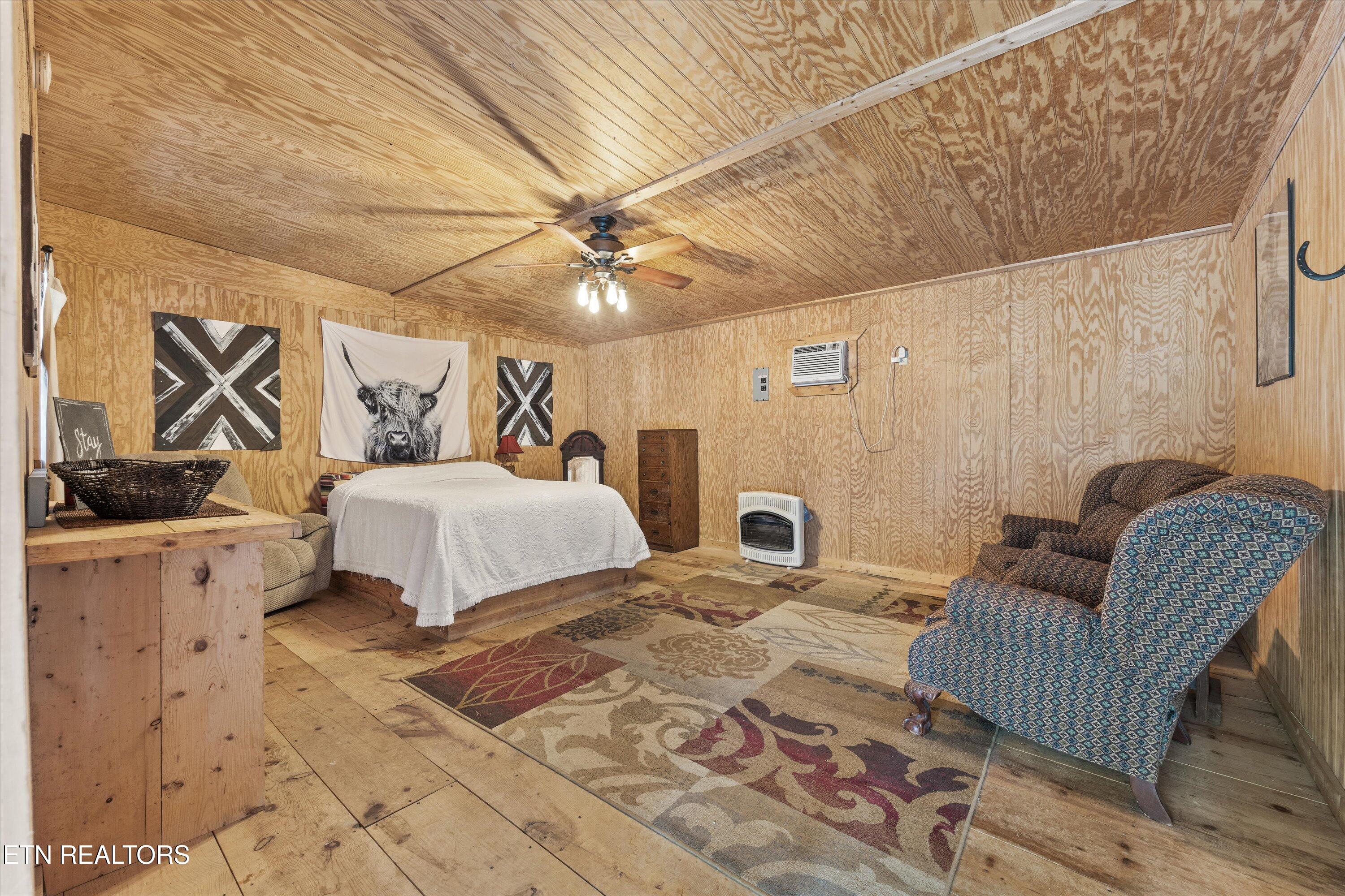 Winfield, Tennessee, 37892, United States, 18 Bedrooms Bedrooms, ,8 BathroomsBathrooms,Residential,Active,1920273