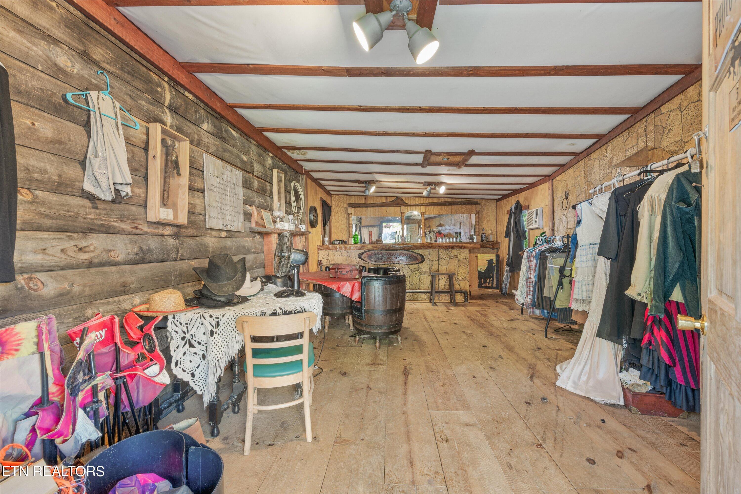 Winfield, Tennessee, 37892, United States, 18 Bedrooms Bedrooms, ,8 BathroomsBathrooms,Residential,Active,1920273