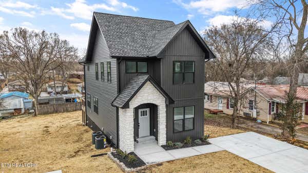921 DRIVE E, KNOXVILLE, TN 37920, photo 1 of 16