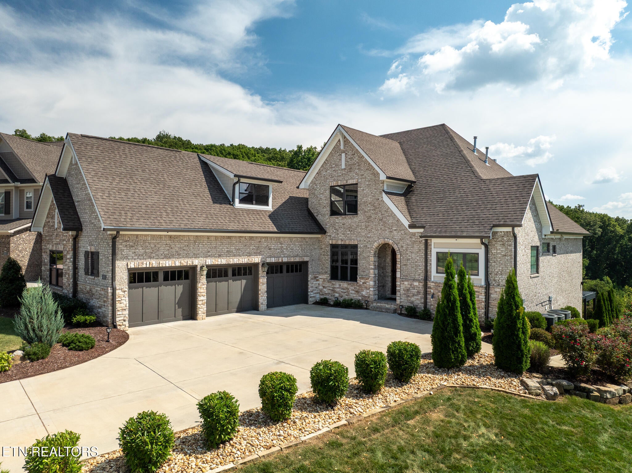 Knoxville, Tennessee, 37934, United States, 5 Bedrooms Bedrooms, ,5 BathroomsBathrooms,Residential,Pending,1922310