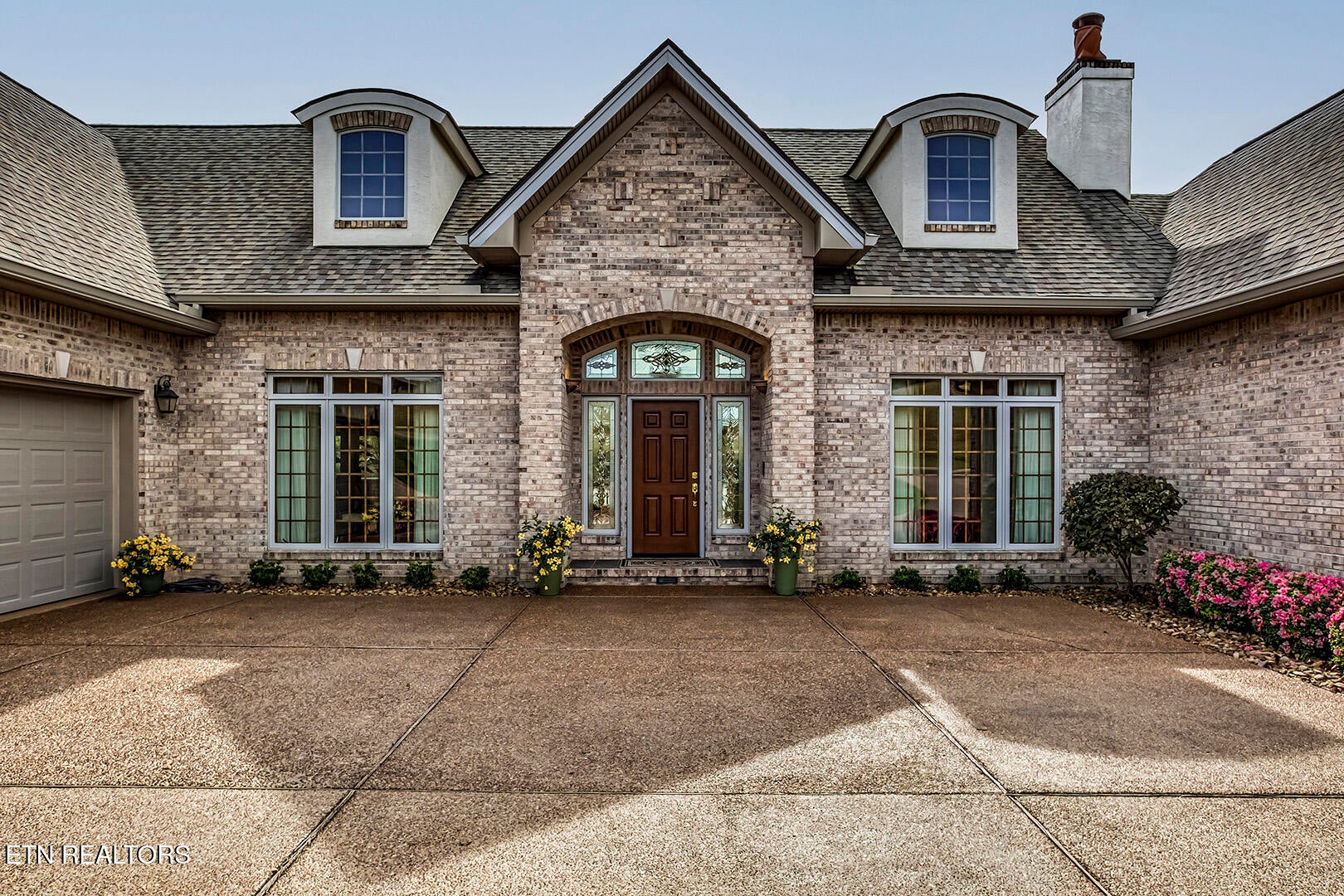 Vonore, Tennessee, 37885, United States, 5 Bedrooms Bedrooms, ,5 BathroomsBathrooms,Residential,Active,1973331