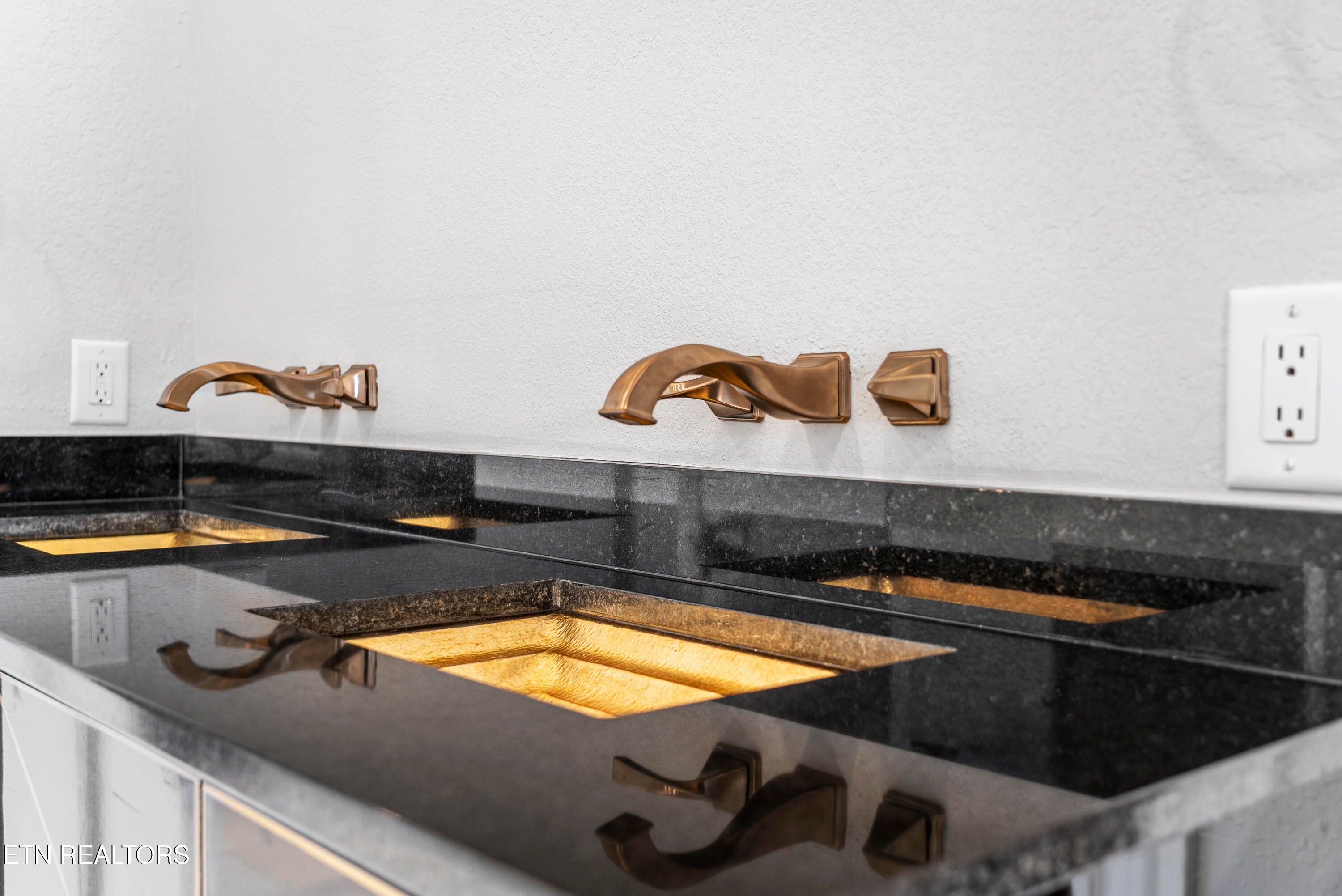 Friendsville, Tennessee, 37737, United States, ,6 BathroomsBathrooms,Residential,Active,1770160