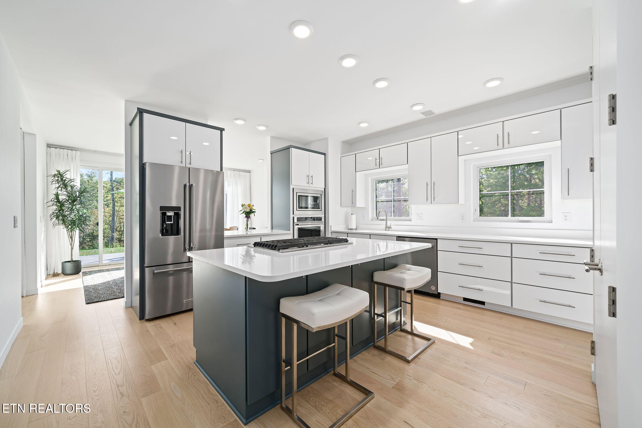 Crawford, Tennessee, 38554, United States, 3 Bedrooms Bedrooms, ,4 BathroomsBathrooms,Residential,Active,2008007